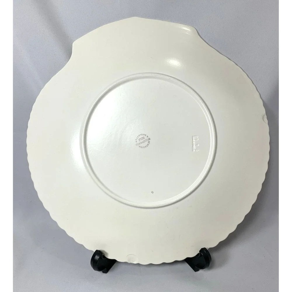 Wedgwood Nautilus Dinner Plate Shell Cream Satin 10.5